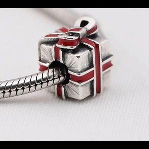 Pandora Birthday Box silver charm